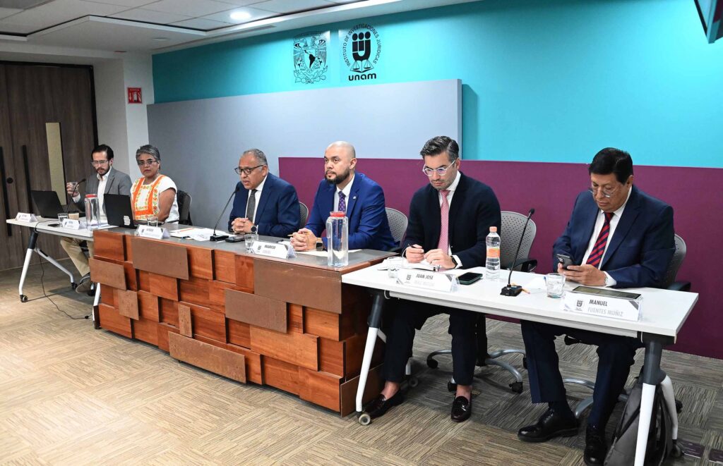 En mesa de diálogo, Alfredo Sánchez Castañeda, José Pablo Hernández Ramírez, Juan José Díaz Mirón, Mauricio Cortés, Manuel Fuentes Muñiz y Claudia Patricia Juan Pineda abundaron en la necesidad de atender estos temas.