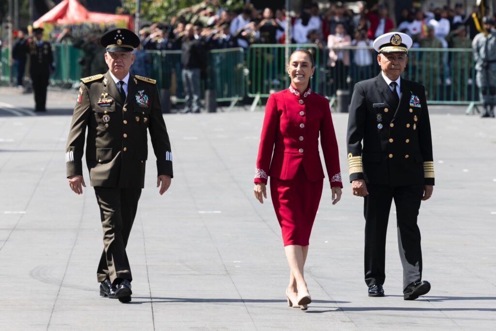 México no será colonia ni protectorado de nadie; no se doblega, no se arrodilla y nunca se vende: Presidenta Sheinbaum en Desfile Cívico Militar.