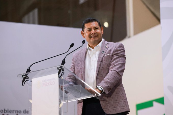 El gobernador Alejandro Armenta Mier mencionó los proyectos estratégicos en los que Puebla participa en coordinación con el gobierno federal. “En Puebla la Cuarta Transformación es una realidad”, afirmó.
