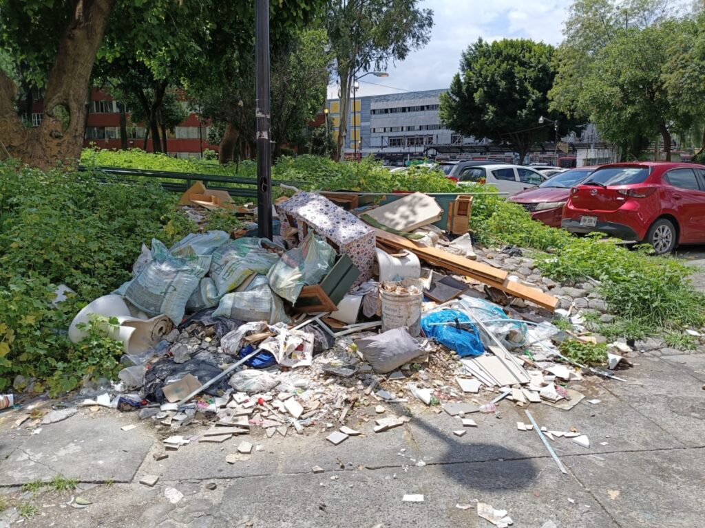 Más de 29 mil vecinos de Tlatelolco en riesgo sanitario. Alcaldía Cuauhtémoc falla en la recolección de basura y la desaparición de tiraderos a cielo abierto. Diana Sánchez Barrios.