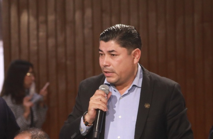 Llama diputado Palacios Rodríguez a mantener la frente en alto ante embates de la derecha internacional.