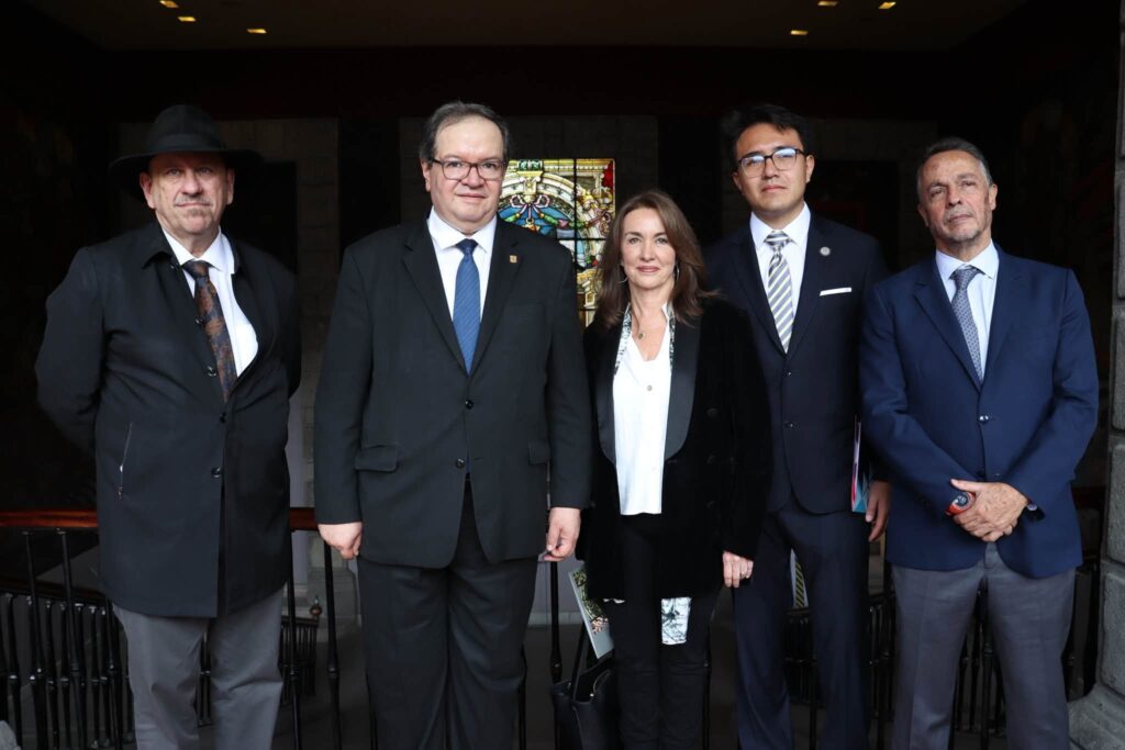 Inaugura el Rector Lomelí la exposición Universidad de México: 475+ años de concebir futuros.
