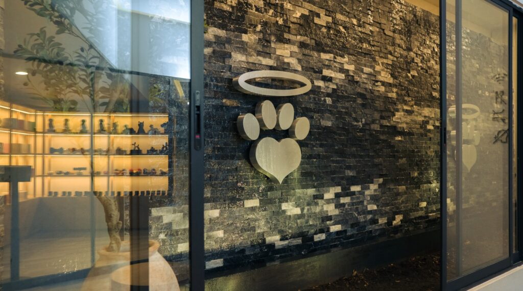 La despedida digna también forma parte de la tenencia responsable. Pets in the Sky plantea profesionalizar los servicios funerarios para animales de compañía.