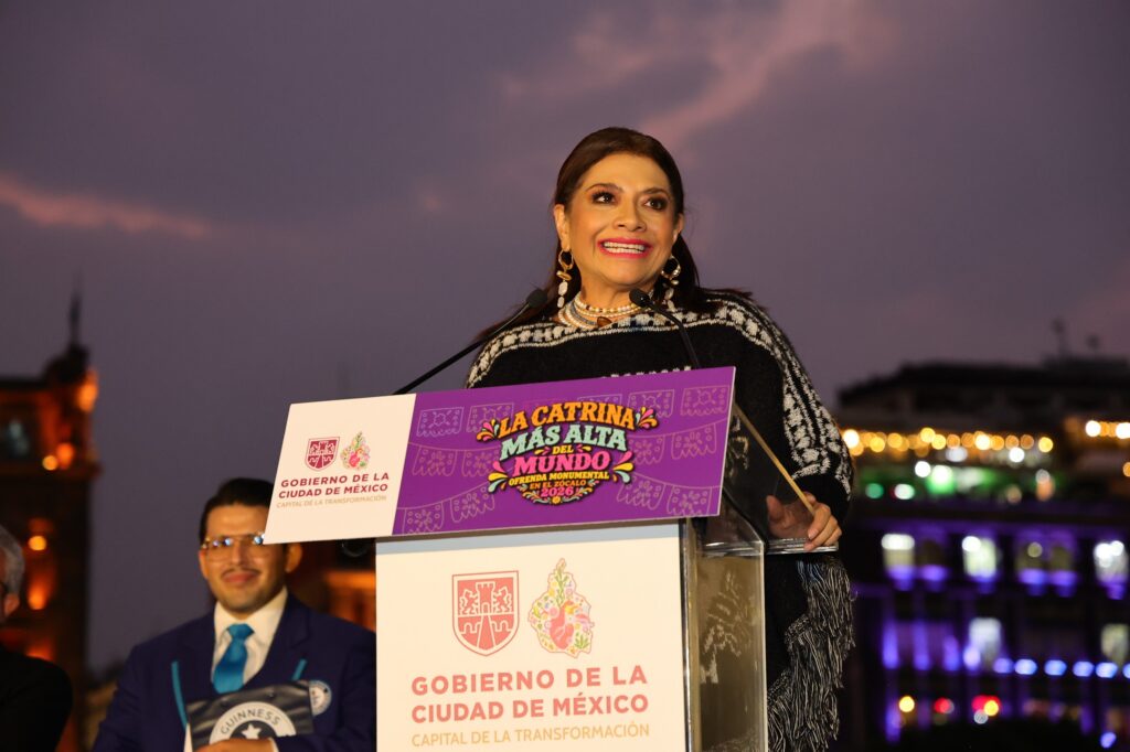 Clara Brugada Molina convocó a las familias capitalinas y a quienes visitan la ciudad a recorrer el Zócalo.